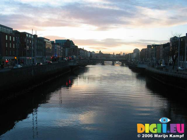 15884 River Liffey at dusk